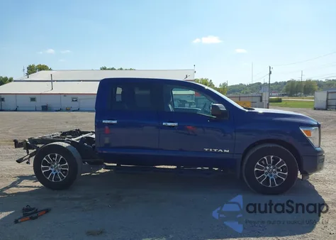 2021 Nissan Titan Sv 4X4 z USA, uszkodzony, nr VIN 1N6AA1ED3MN504230